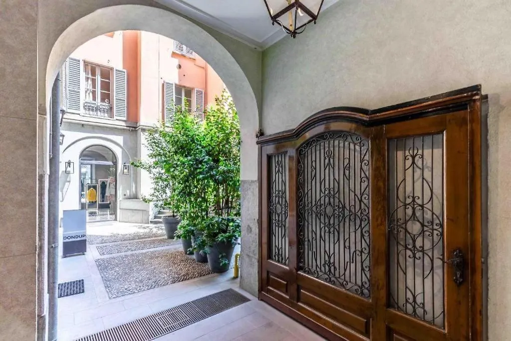 Loft House Via Della Spiga 50 Apartment Milan